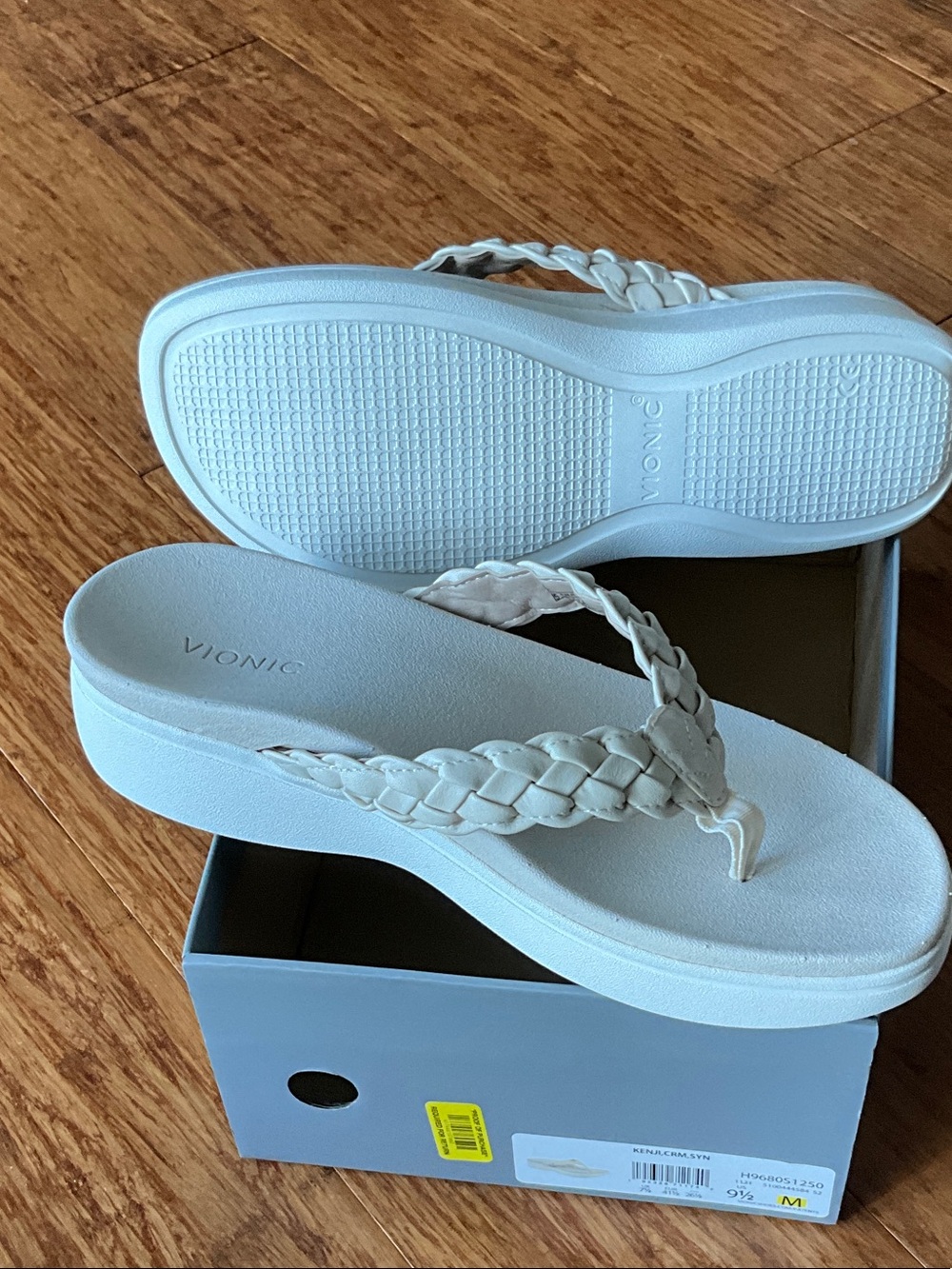 Vionic Women's Cream Braided Platform Sandal